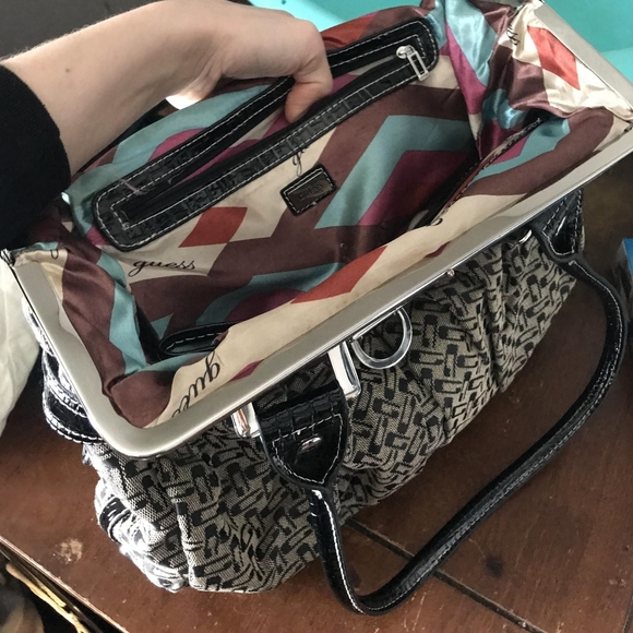 Retro guess purse - Picture 3 of 4